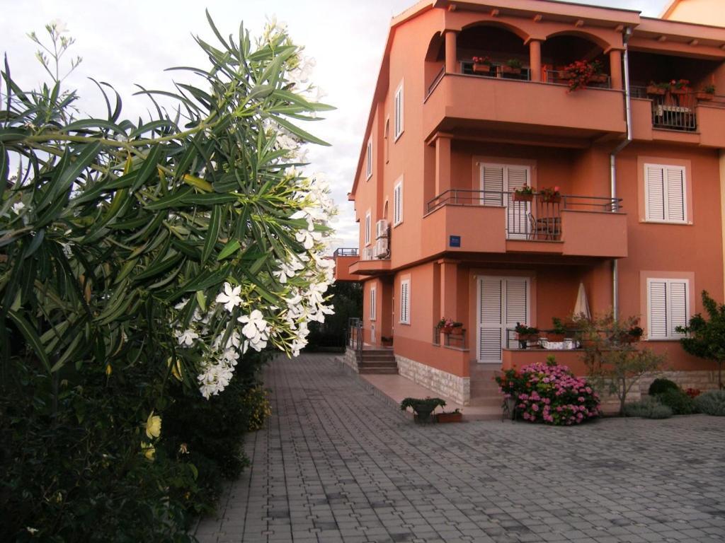 Apartments Juran Sukošan מראה חיצוני תמונה